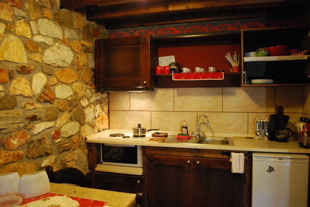 Tzivaeri Hotel Likodhrómion Kamer foto