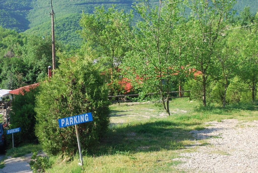 Tzivaeri Hotel Likodhrómion Buitenkant foto
